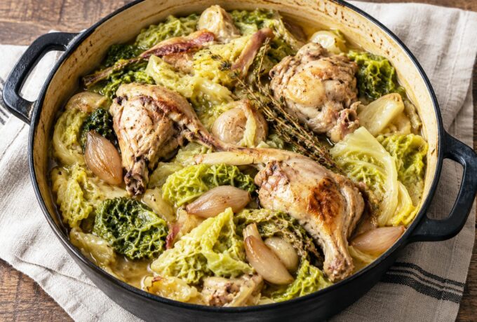 Lapin au chou vert en cocotte
