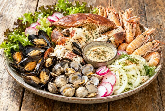 Assiette de fruits de mer et crudités