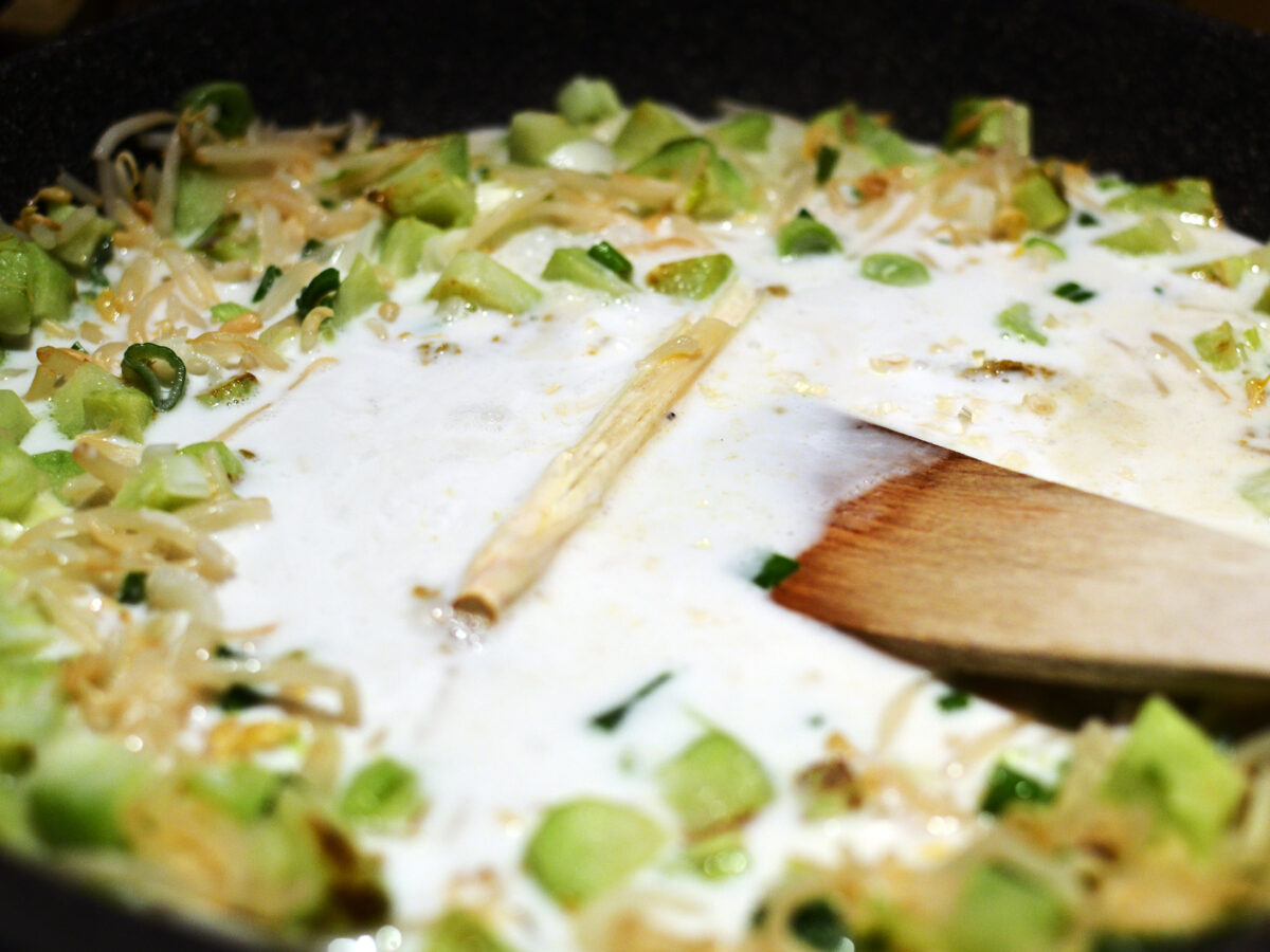 Curry vert thaï aux crevettes et christophines