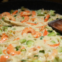 Curry vert thaï aux crevettes et christophines