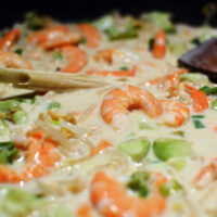 Curry vert thaï aux crevettes et christophines