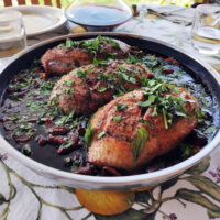 Magret de canard à l’orange et au soja, châtaignes et shiitakés