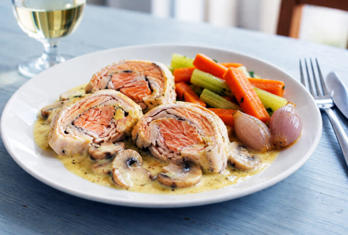 Médaillons de truite et de saumon, sauce au curry