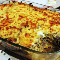 Moussaka aux aubergines, pommes de terre et agneau