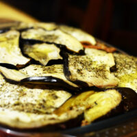 Moussaka aux aubergines, pommes de terre et agneau