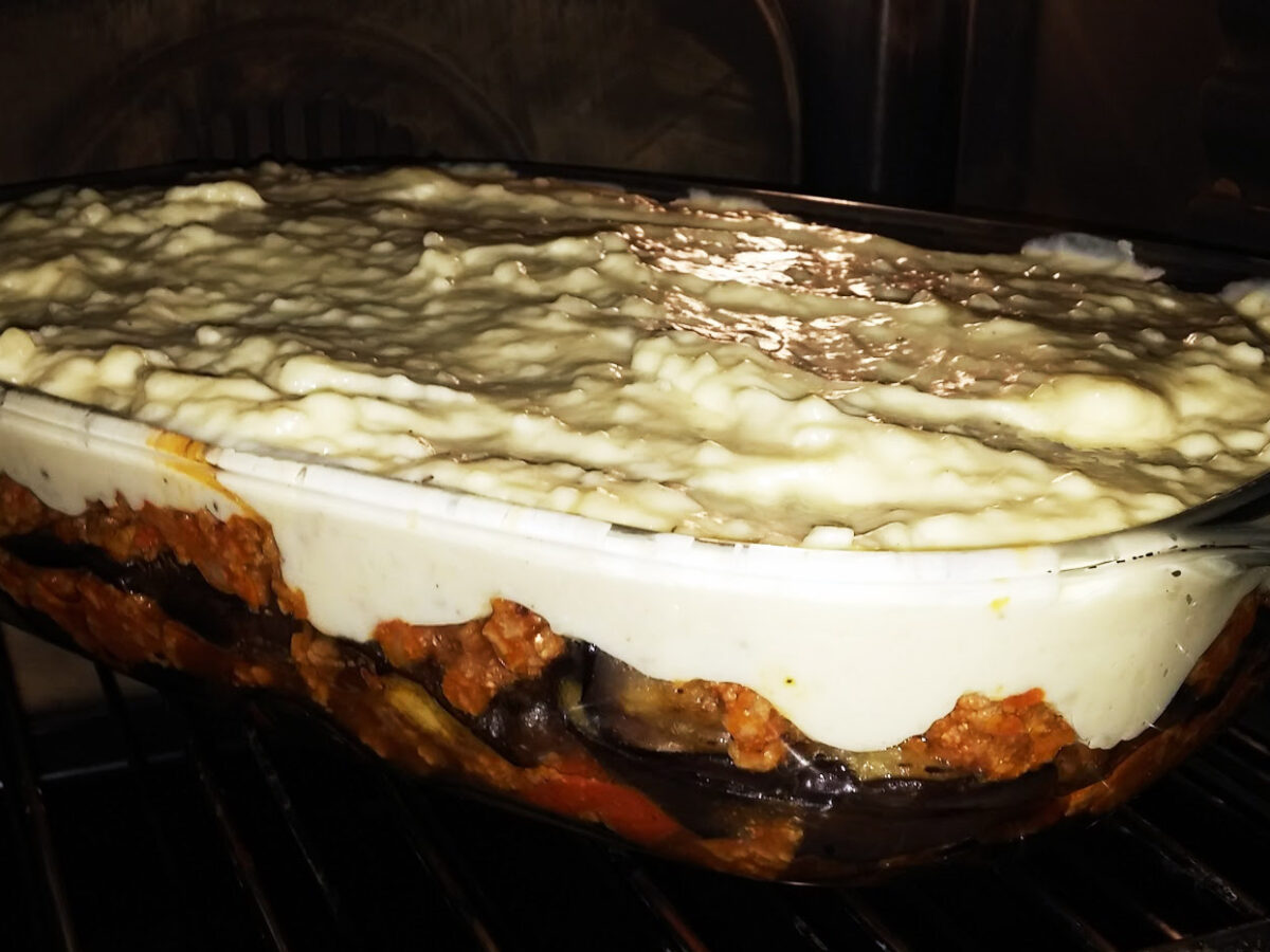 Moussaka aux aubergines, pommes de terre et agneau