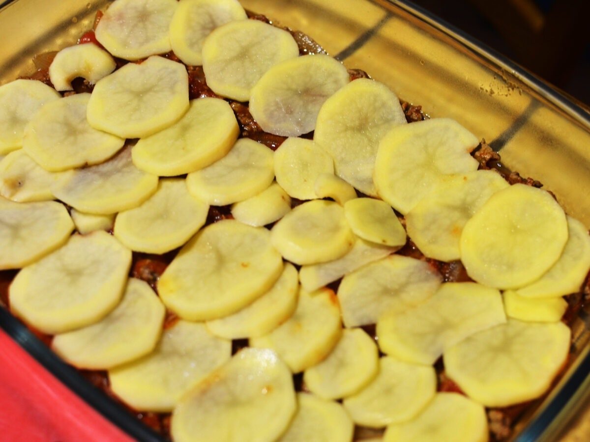 Moussaka aux aubergines, pommes de terre et agneau