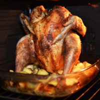 Poulet Bob sur canette de bière au paprika fumé